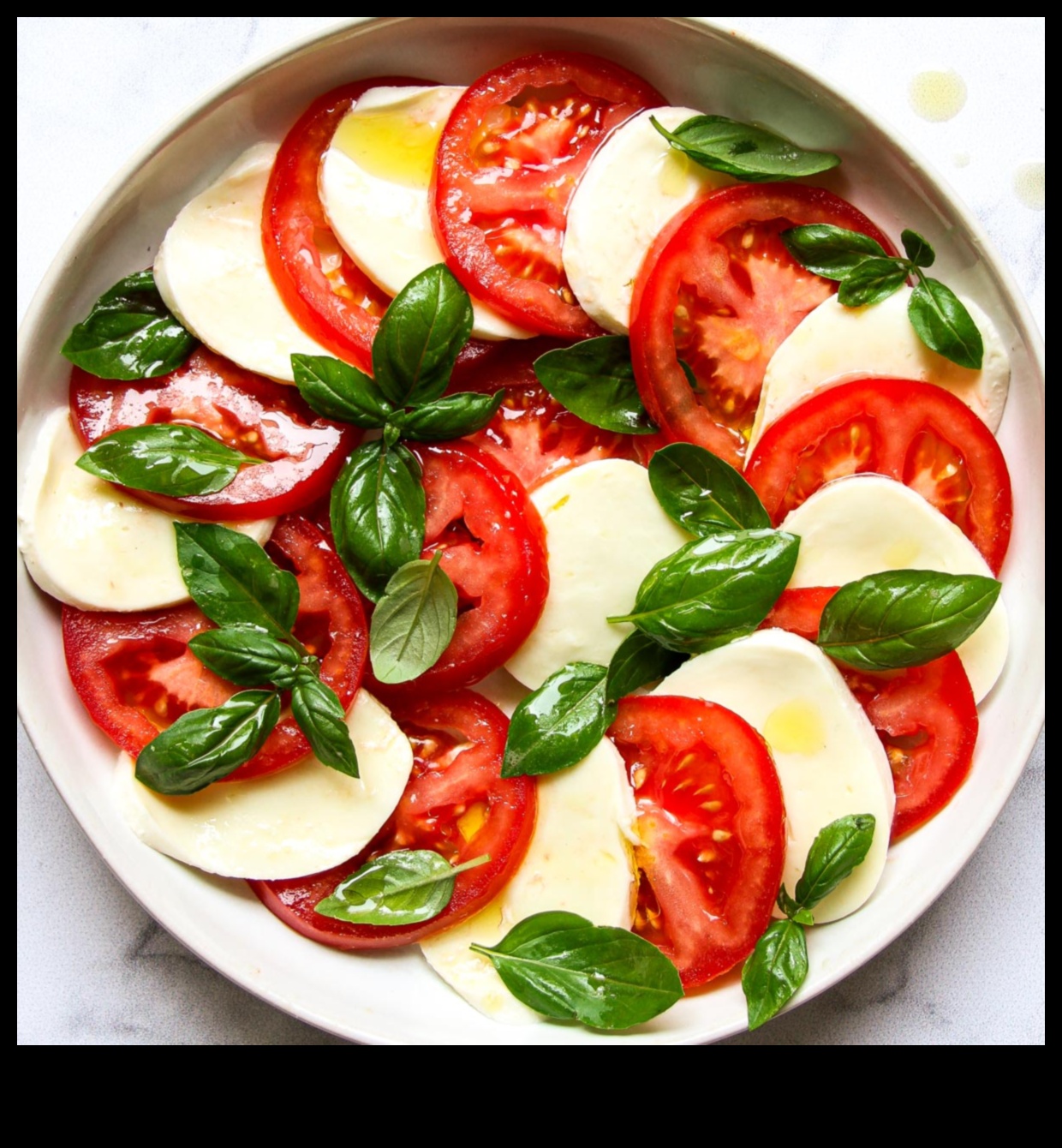 Caprese Creations: İtalyan Malzemelerinin Senfonisi